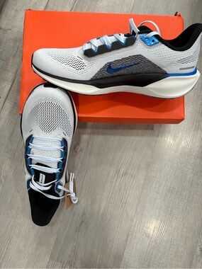 Nike Men’s White & Blue Running Shoes AT-4/83 NWB